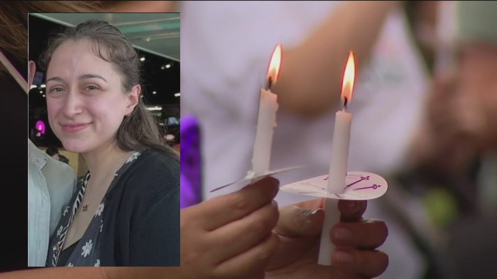 Candlelight vigil held for mother fatally stabbed in Downers Grove