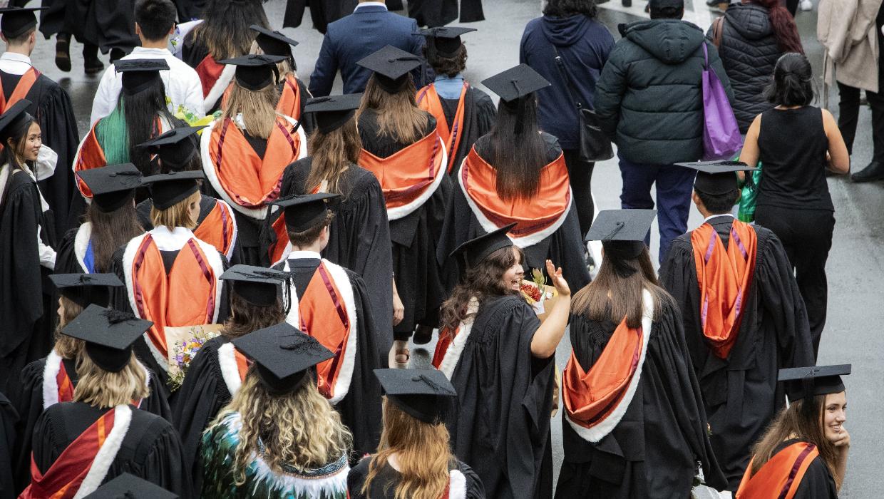 Employment market blamed for young Kiwis heading overseas