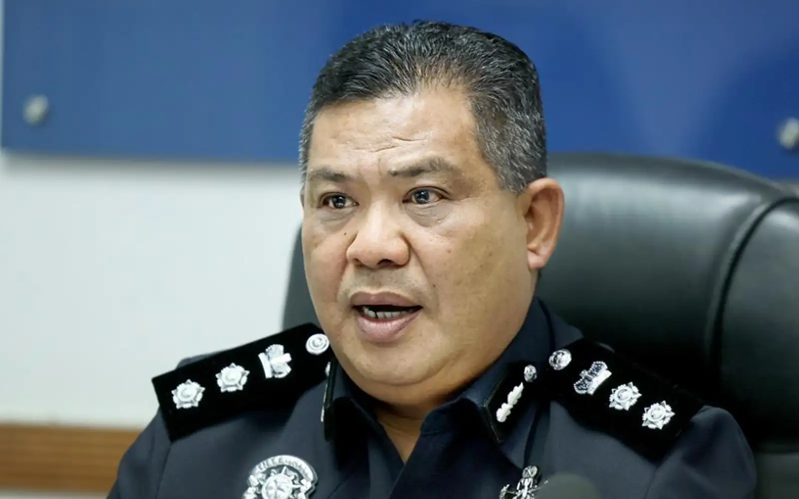 Boy’s foot run over by tow vehicle during Merdeka parade