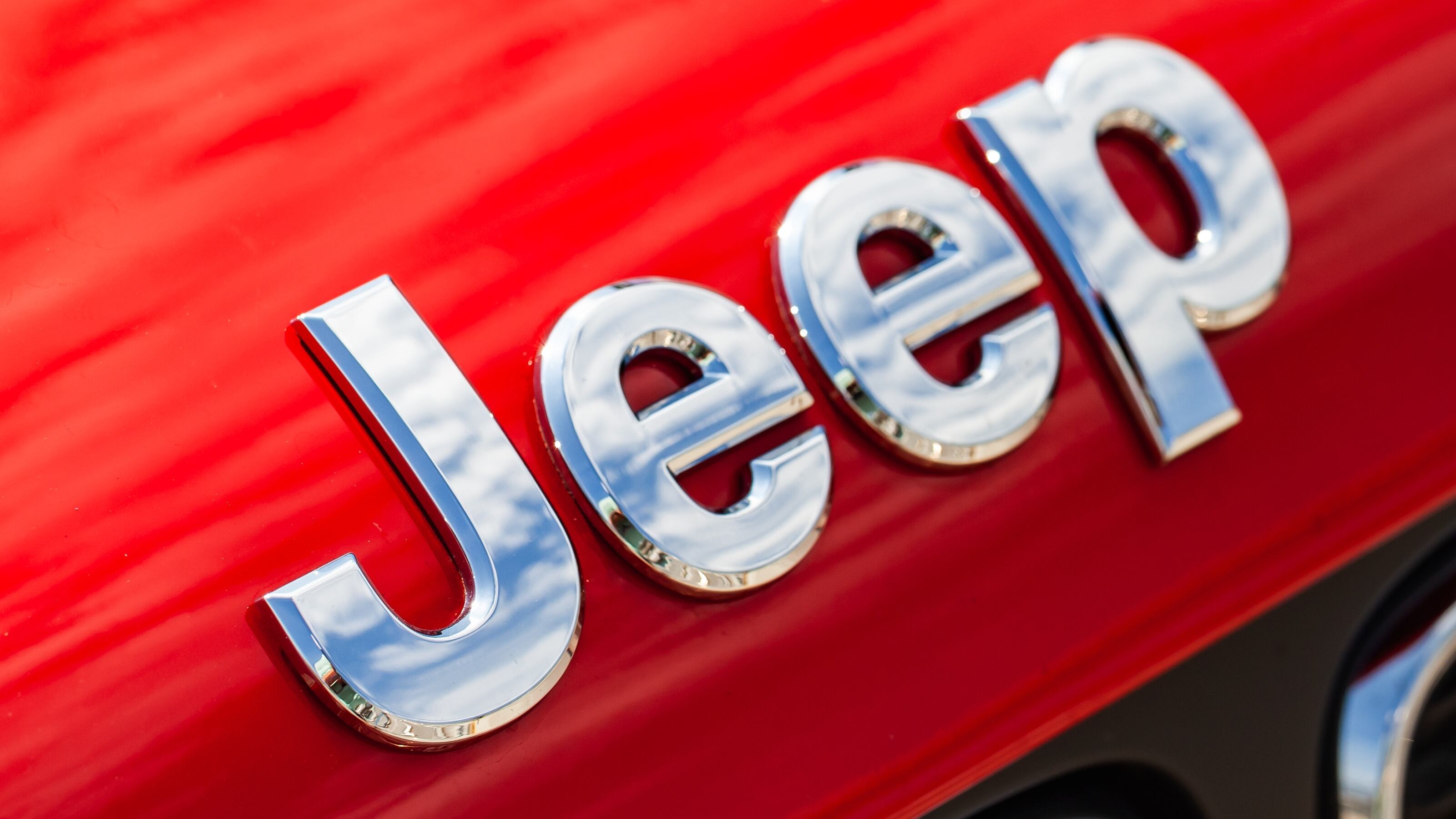 Recall alert: Chrysler recalls 844K Jeeps, Rams, more