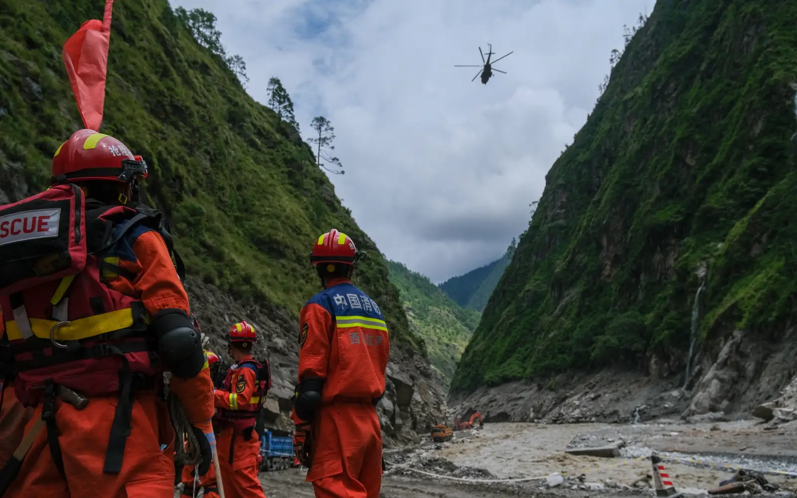 Rescuers race to reopen highway to mudslide-hit border port in Xizang