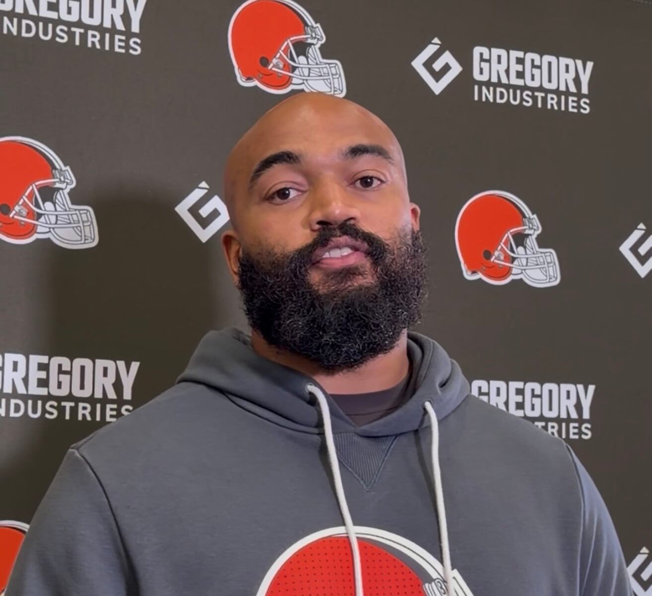 Derek Barnett is ready to mentor Jared Verse — but says the young Pro Bowler has plenty to teach him, too