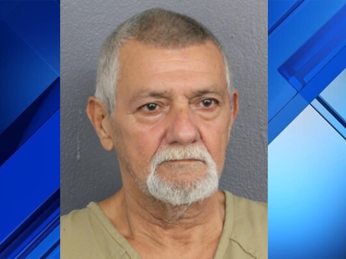 Hollywood man purposely lit victim on fire, severely burning him, police say