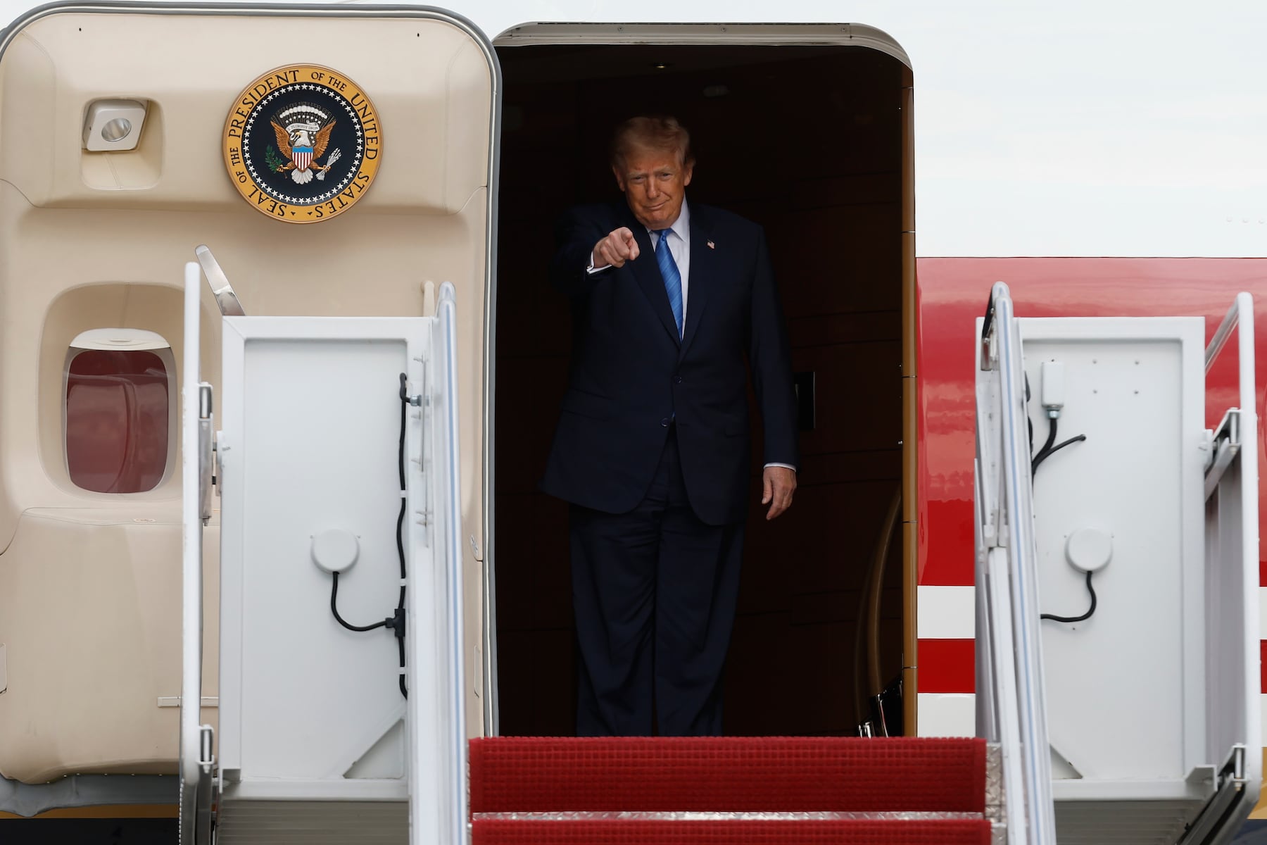 Trump sees a 76-point shift on #1 issue for key voting group: Polling expert