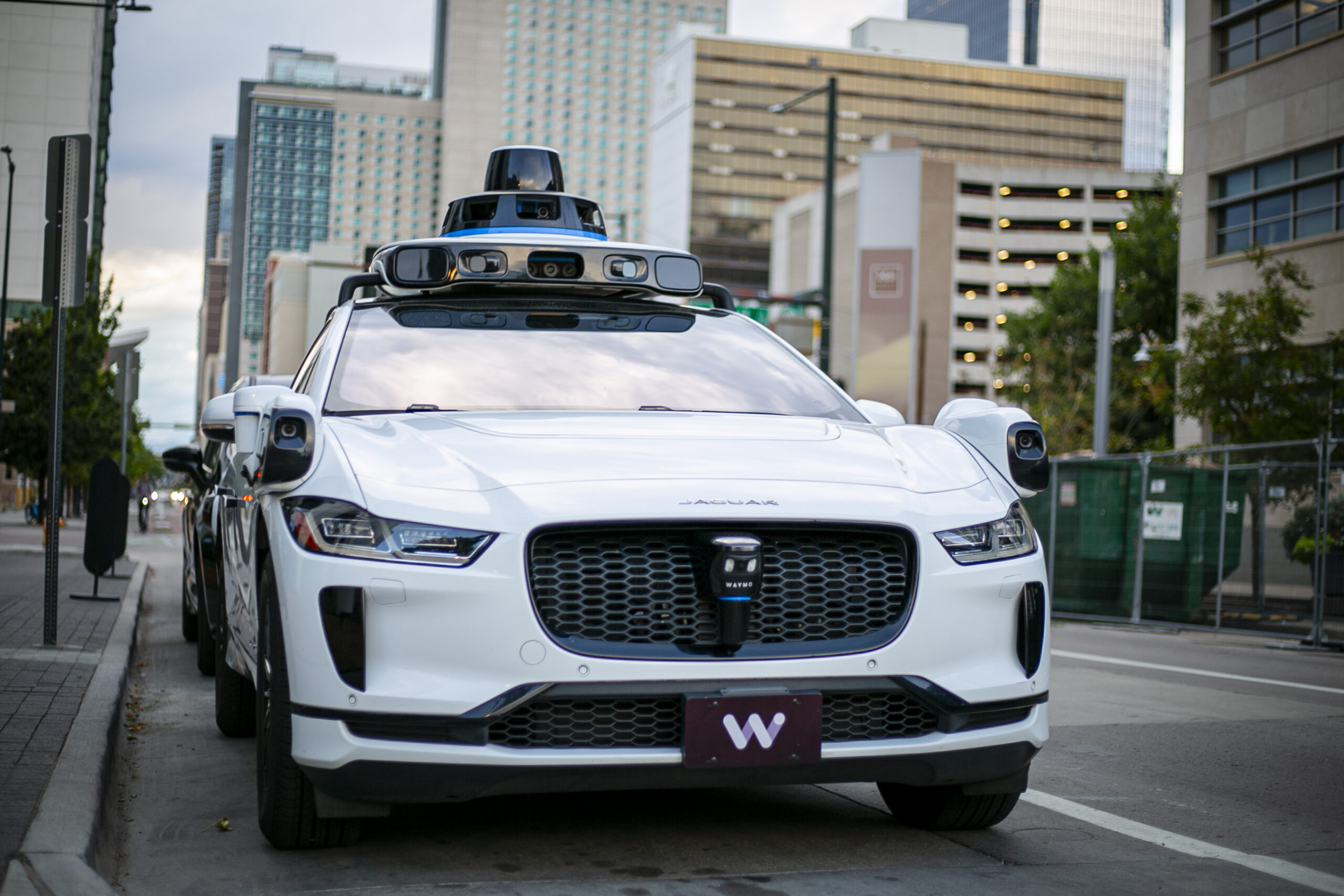 What happens when robotaxis meet motorcades in DC? The mother of all traffic jams, says AI expert