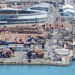 Wellington port worker dies after incident at site of logistics company C3
