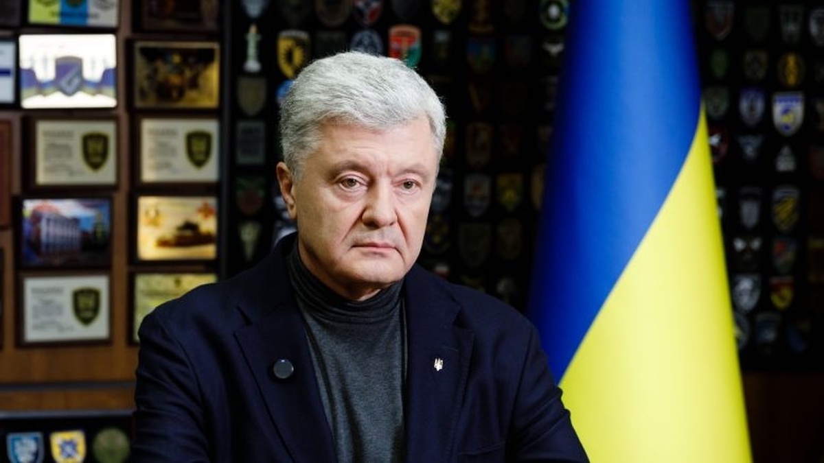 Poroshenko criticizes alternative voting in Rada shelter during air raid alerts