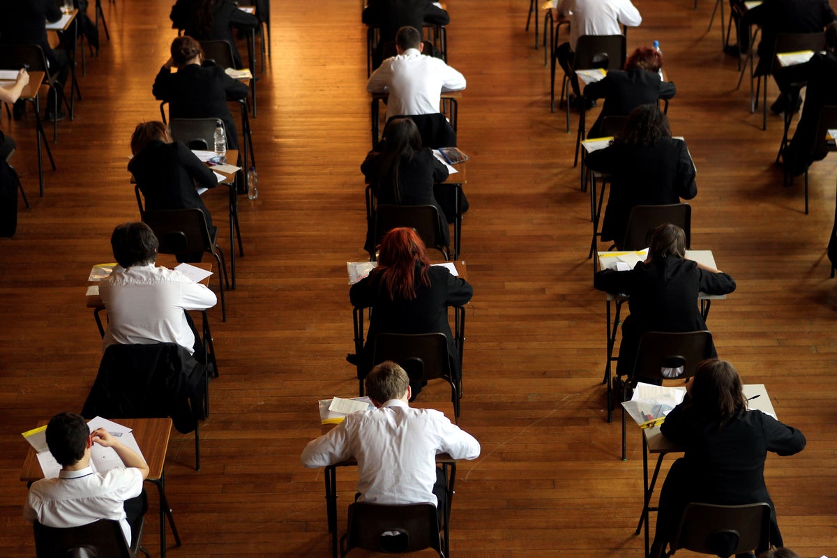 Stop reading your textbook and taking notes to study. Here’s what to do instead