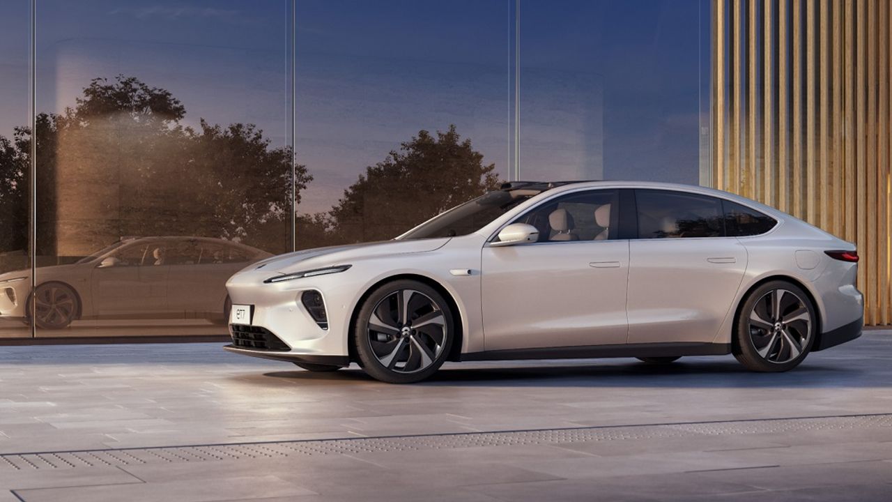 Nio shares slide after revenue misses estimates despite narrower loss