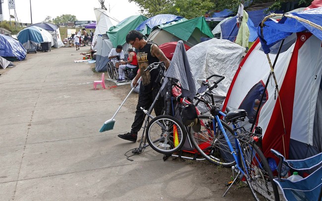 A Woman Who Admitted to Paying Homeless People to Vote in Los Angeles Gets No Prison Time
