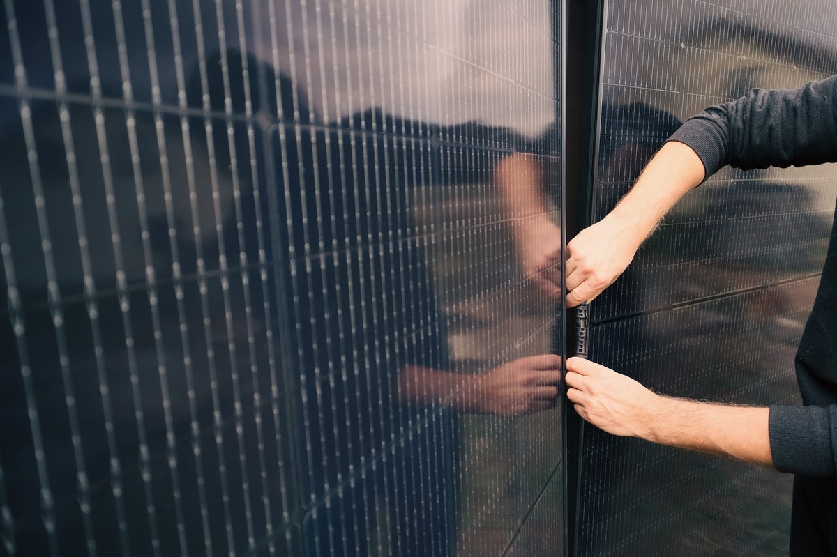Not every small solar kit is actually ‘plug-in solar’ – here’s how to tell