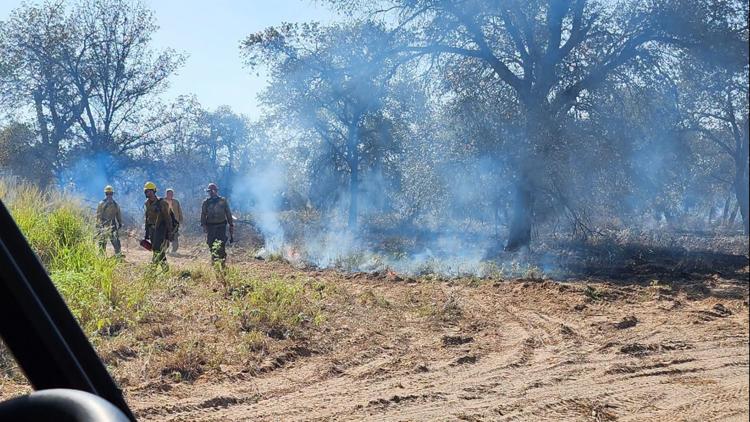 Burnout operation underway in Atascosa County as firefighters battle 300-acre River Bluff Fire