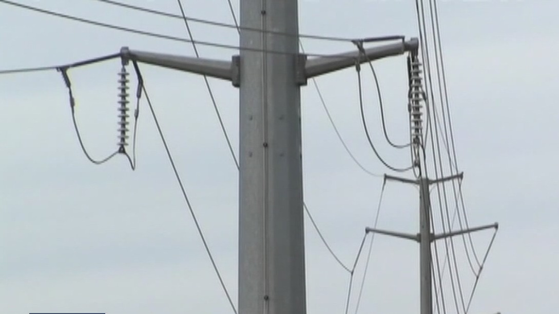 Houston power outage tracker: CenterPoint, Entergy maps; report an outage