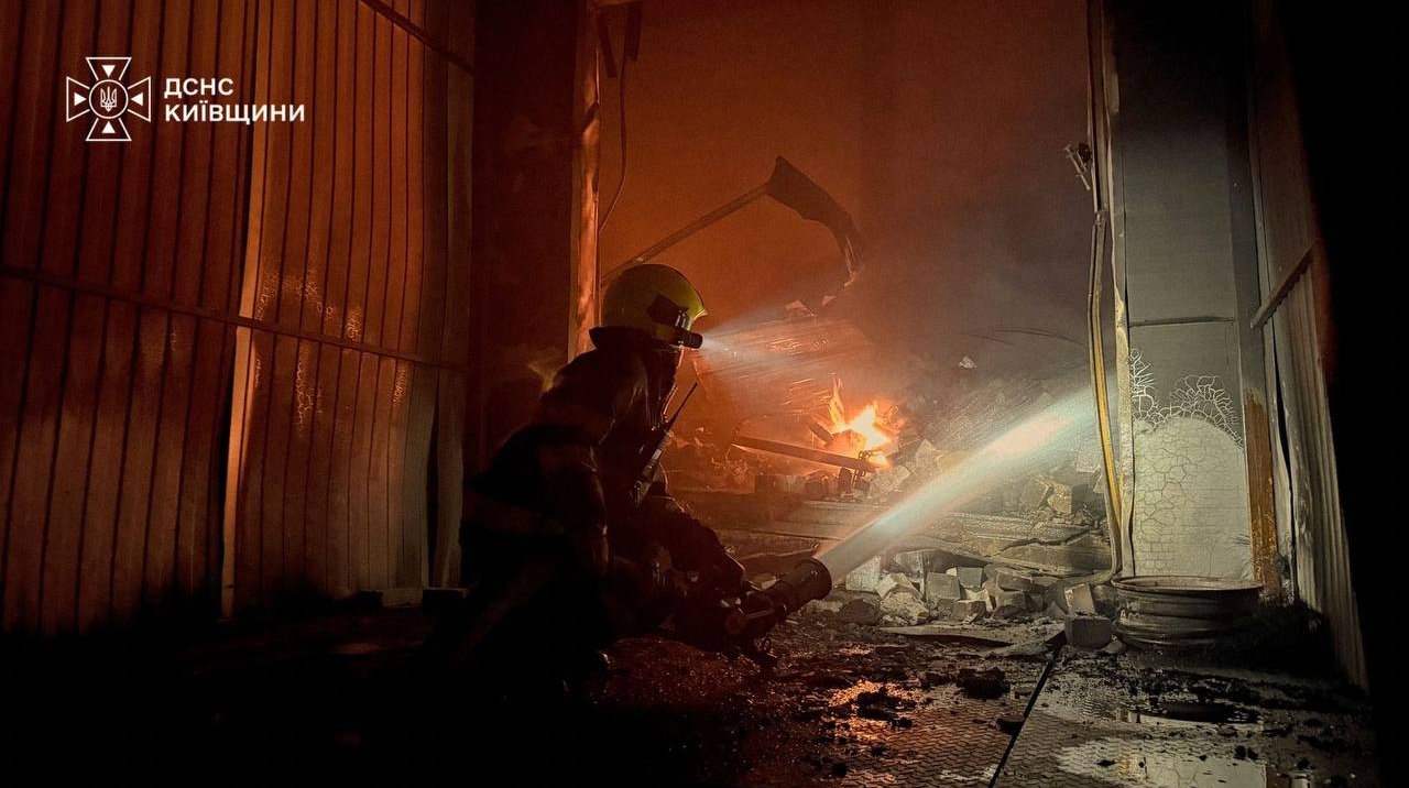 Firefighters extinguish fires at three warehouses in Kyiv Oblast during repeated Russian strikes – photos