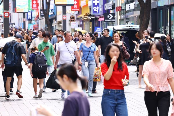 Foreigners' Credit Card Spending in S. Korea Reaches Record High in Q2