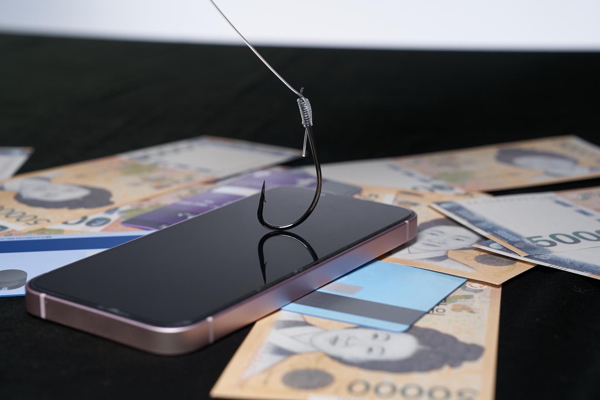 Voice phishing crimes drop 40% thanks to tougher measures