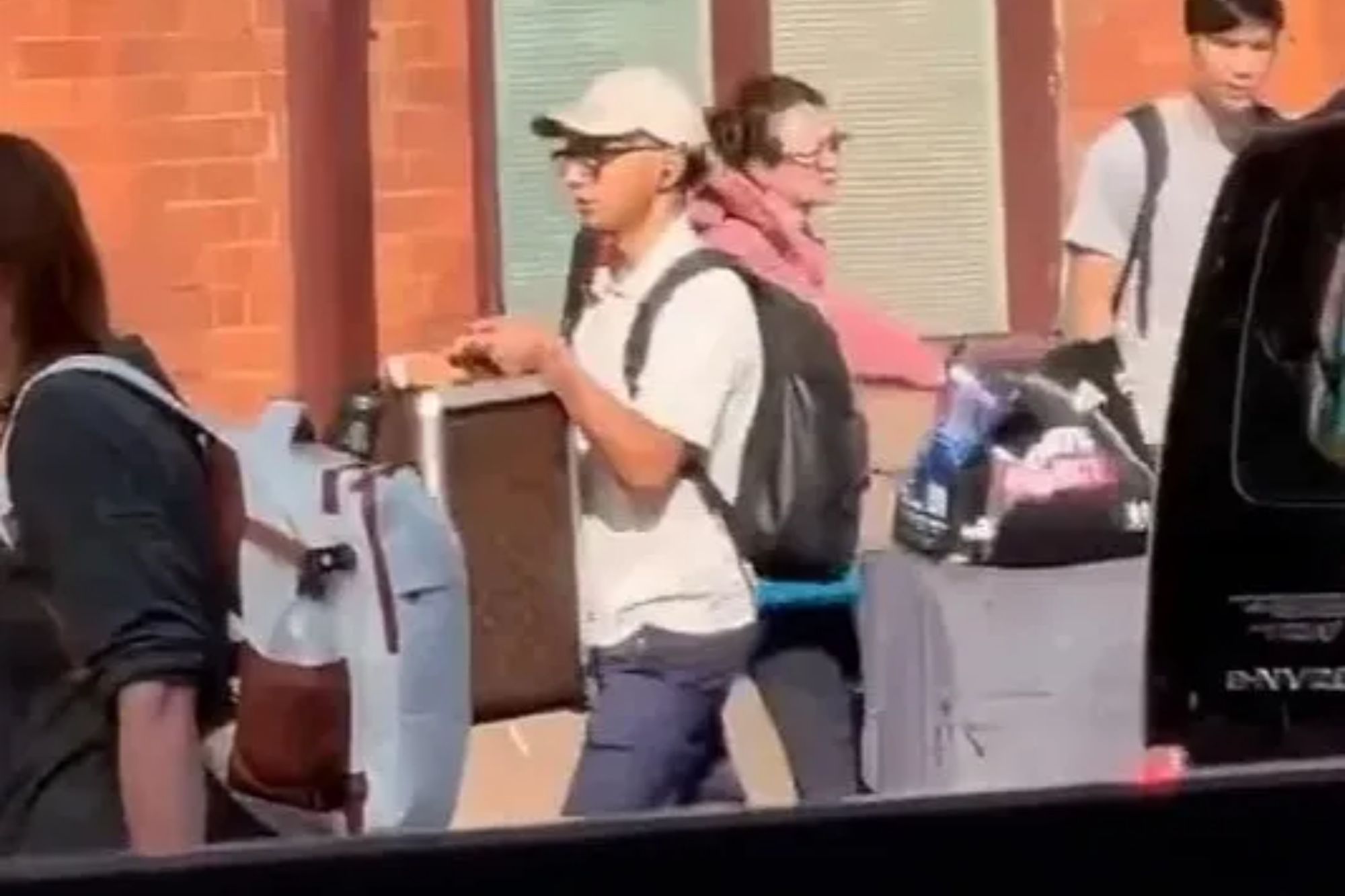 Moment bodybuilding influencer has ‘bag stolen’ in broad daylight outside London station – would you have noticed?