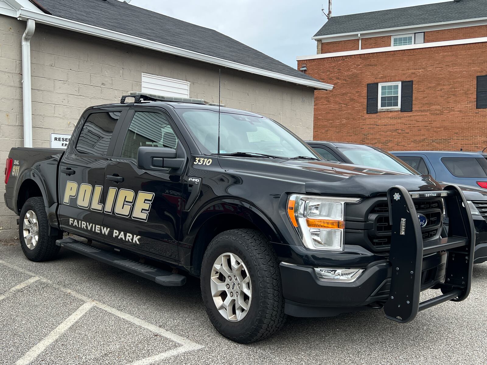 Fairview Park police department offering free female self-defense classes