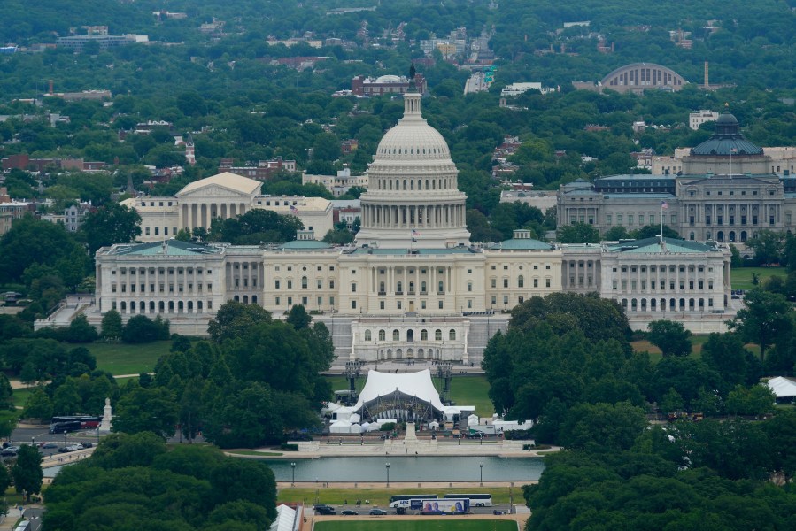 Man accused of bringing guillotine near Capitol posted plans before arrest