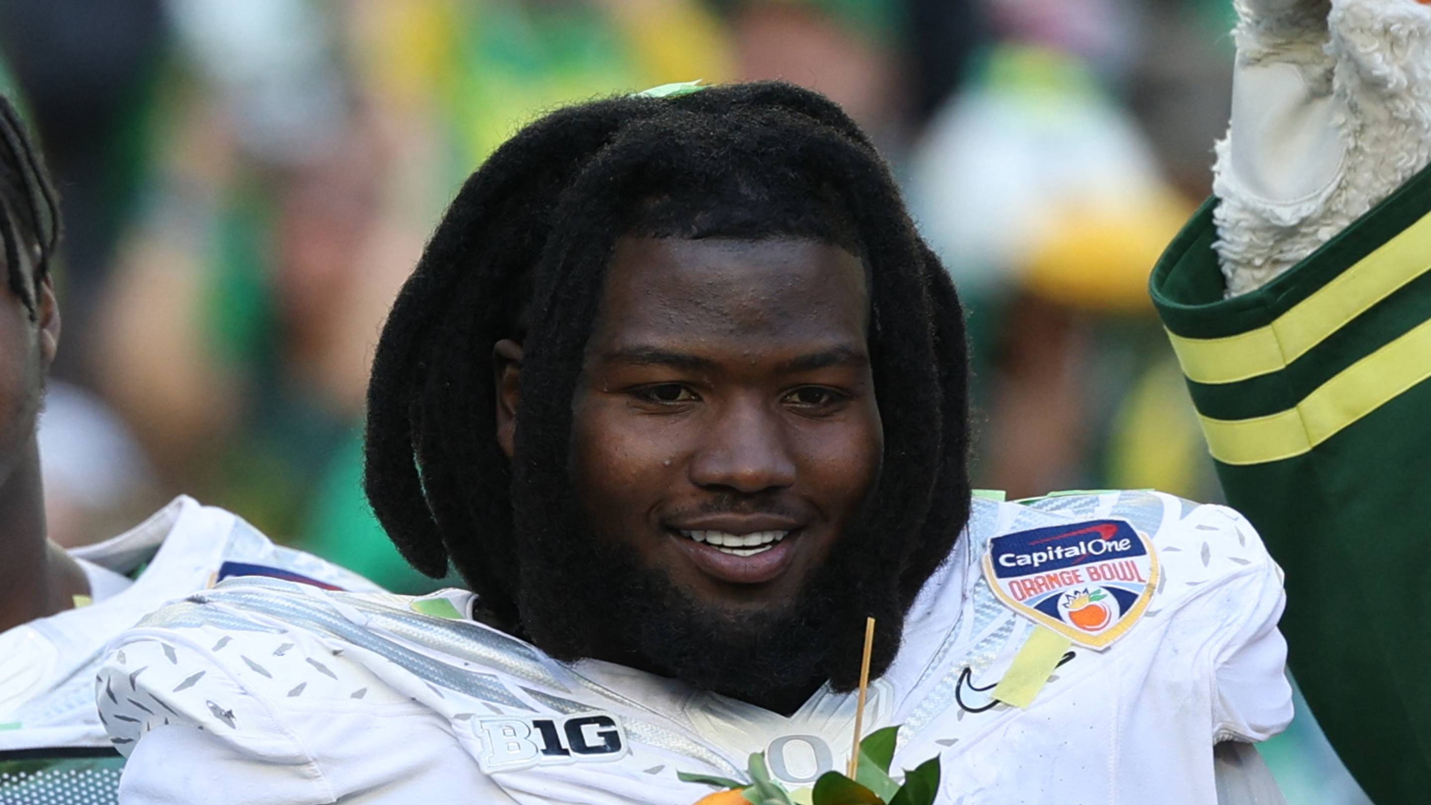Oregon Defensive Lineman Bear Alexander Gets Real on Facing External Pressure