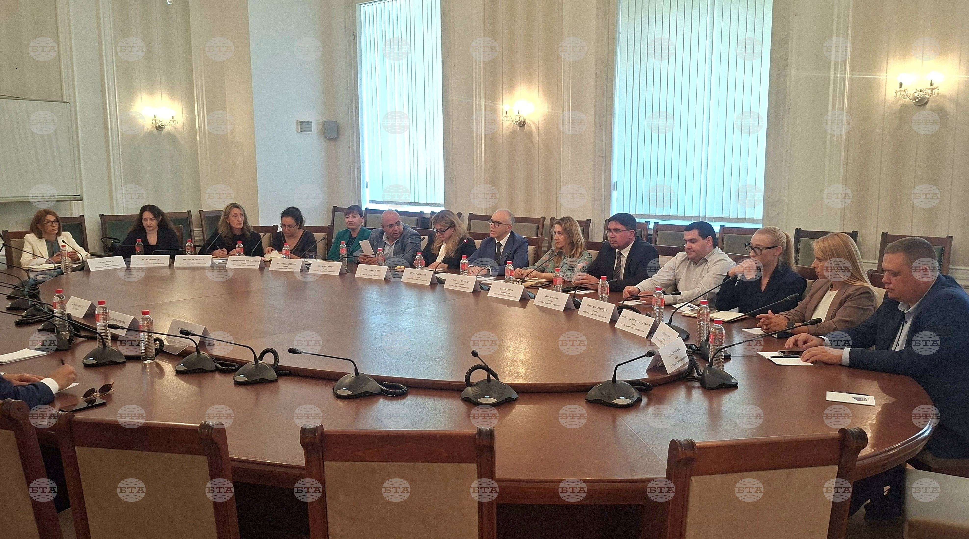 Election Commission Tells OSCE It Seeks to Strengthen Confidence in Voting Process