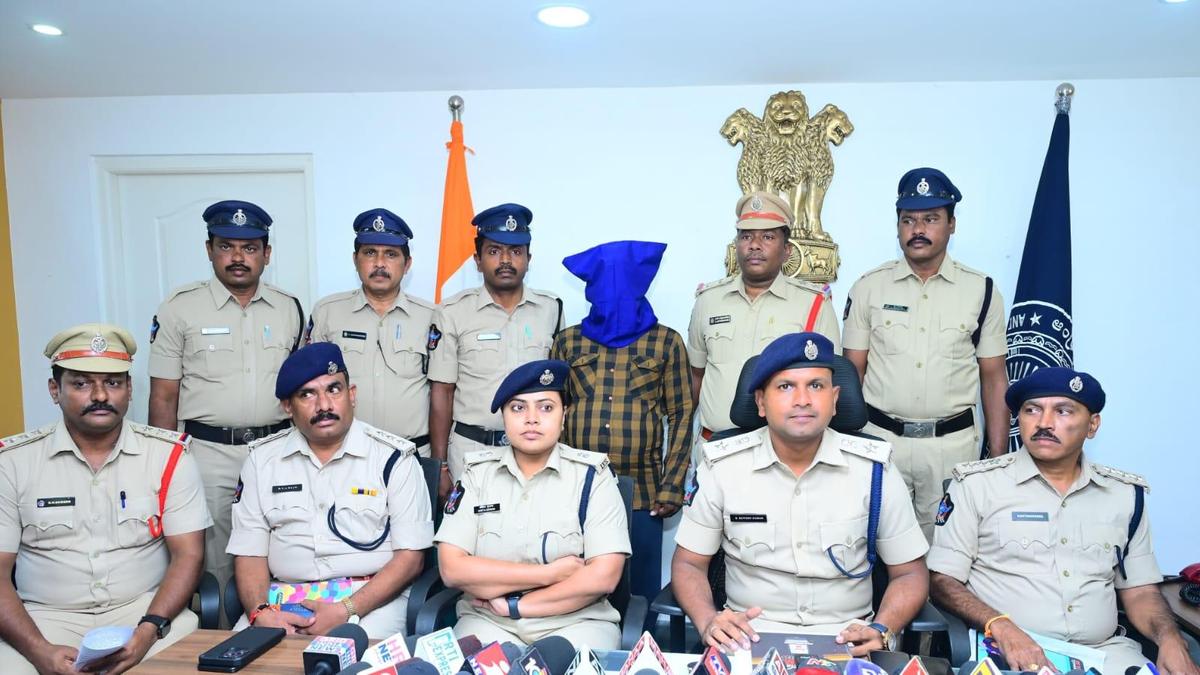 Police arrest man for series of house burglaries, recover valuables worth ₹84 lakh