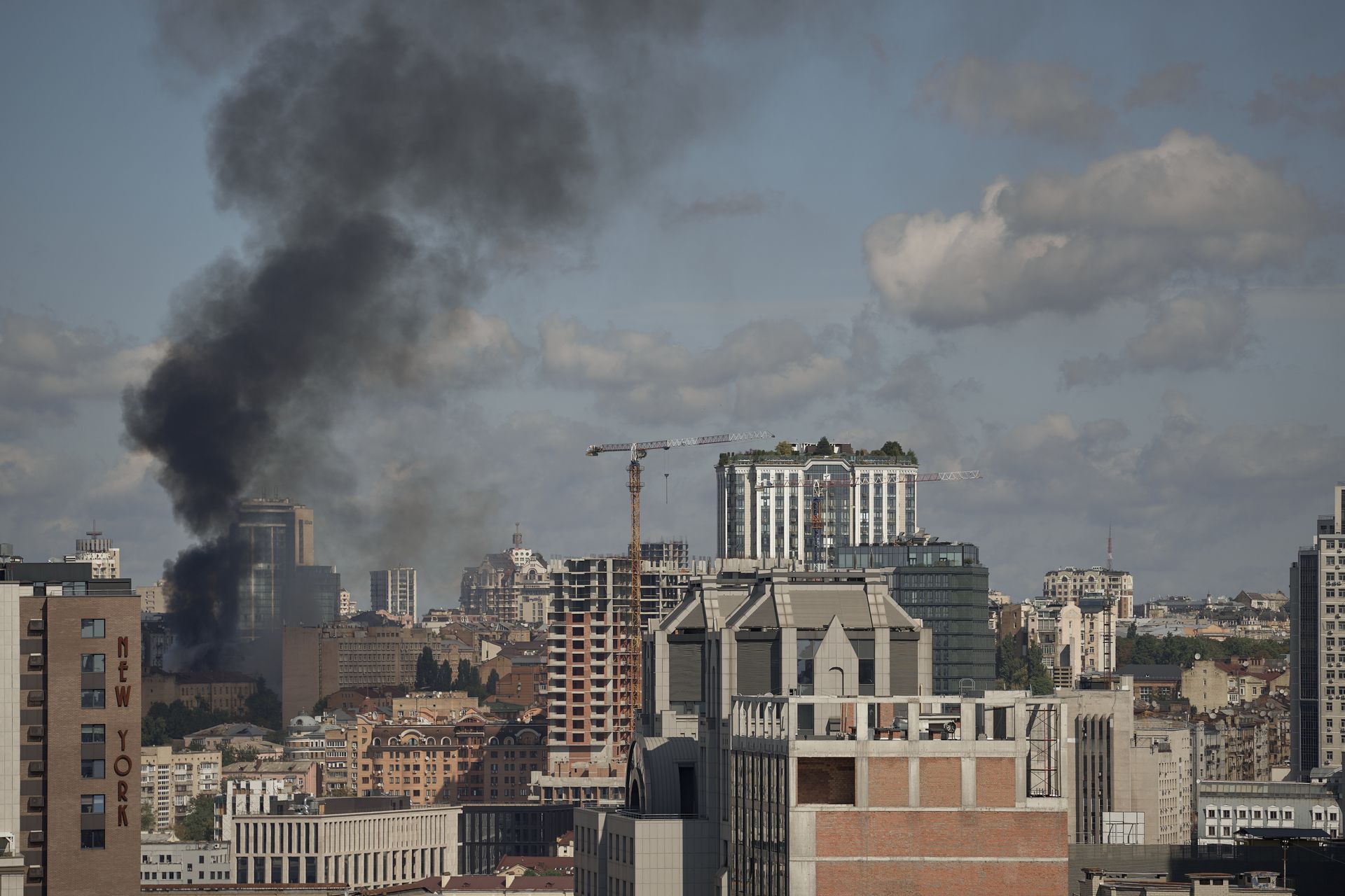 Zelensky announces new air alert system as Russia strikes Kyiv for seventh consecutive day