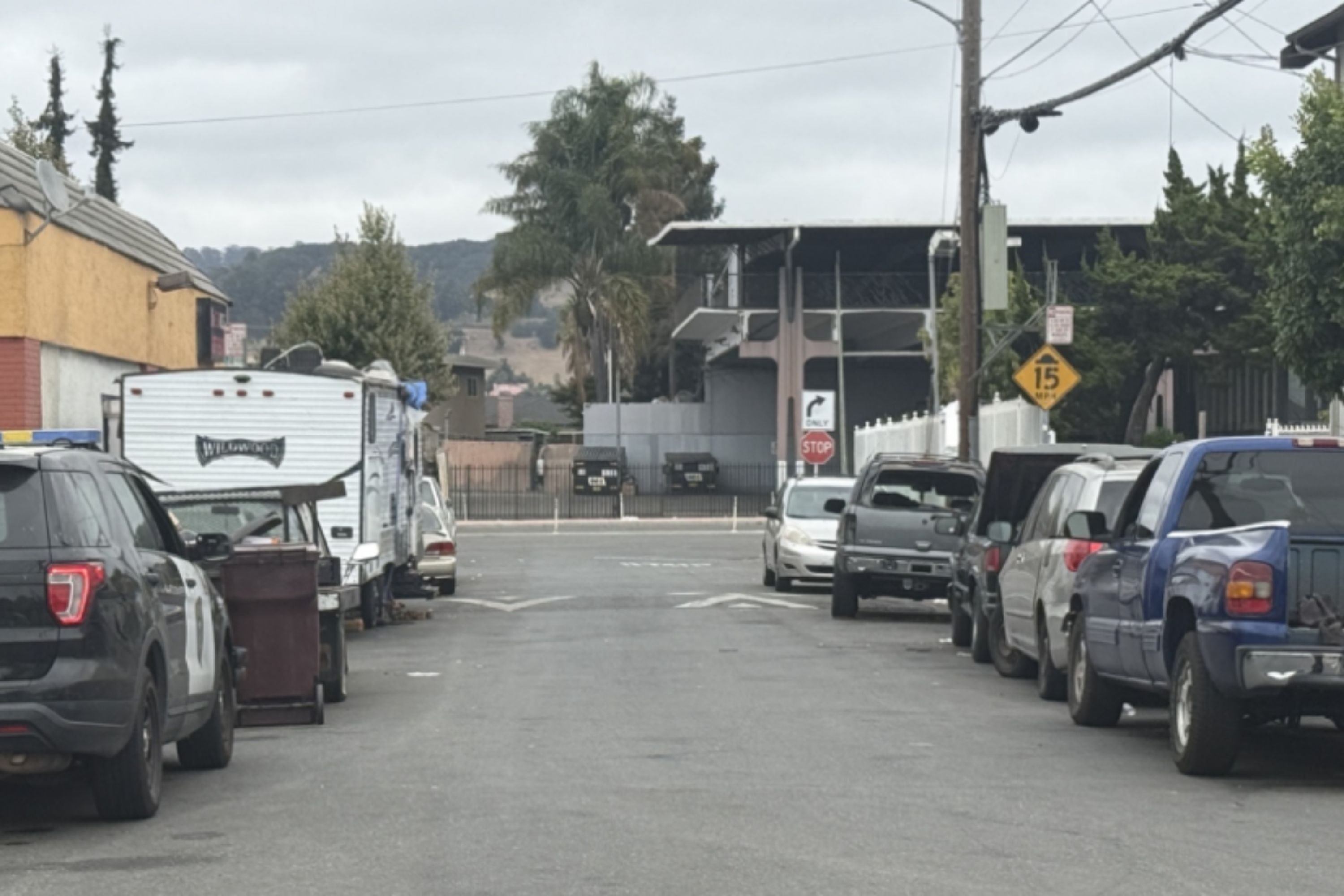 Police round up dozens of abandoned vehicles in East Oakland