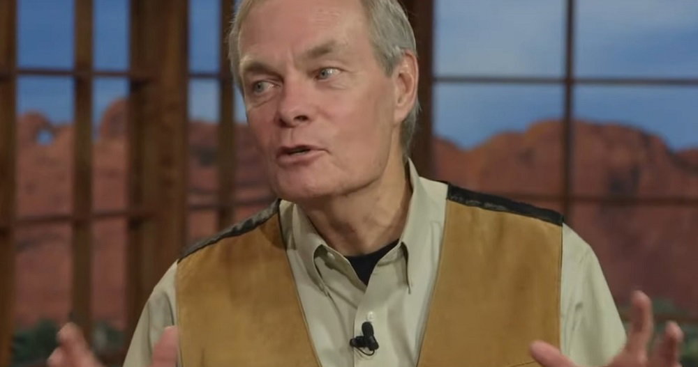 Anti-LGBTQ+ MAGA pastor claims his ministry has brought over 50 people back from the dead