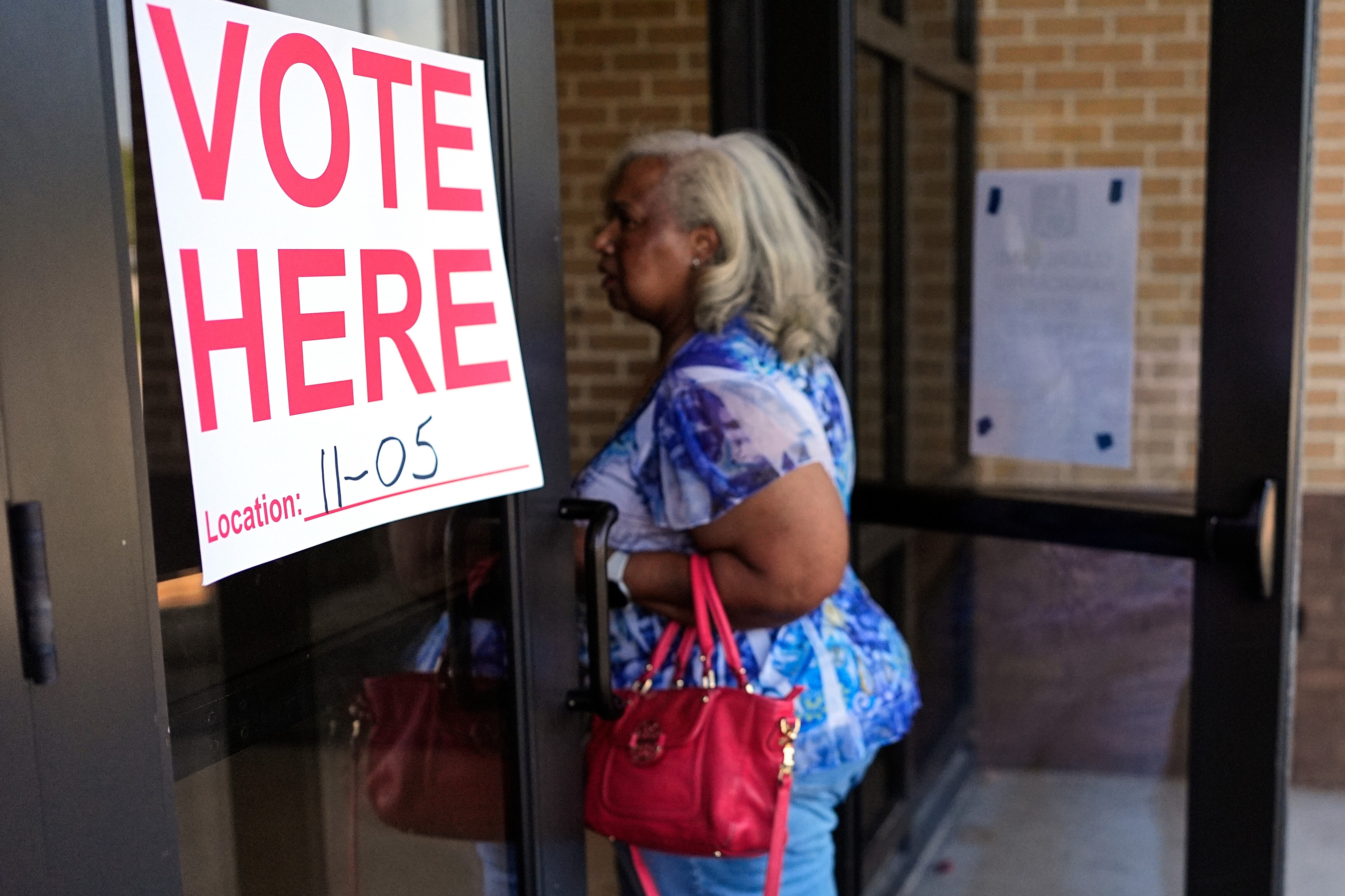 Advocacy groups, fearing federal intimidation, plan to deploy poll watchers