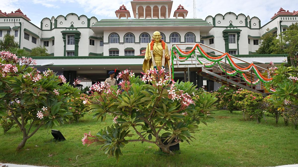 HC directs authorities to include names of members of Board of Trustees in inscription