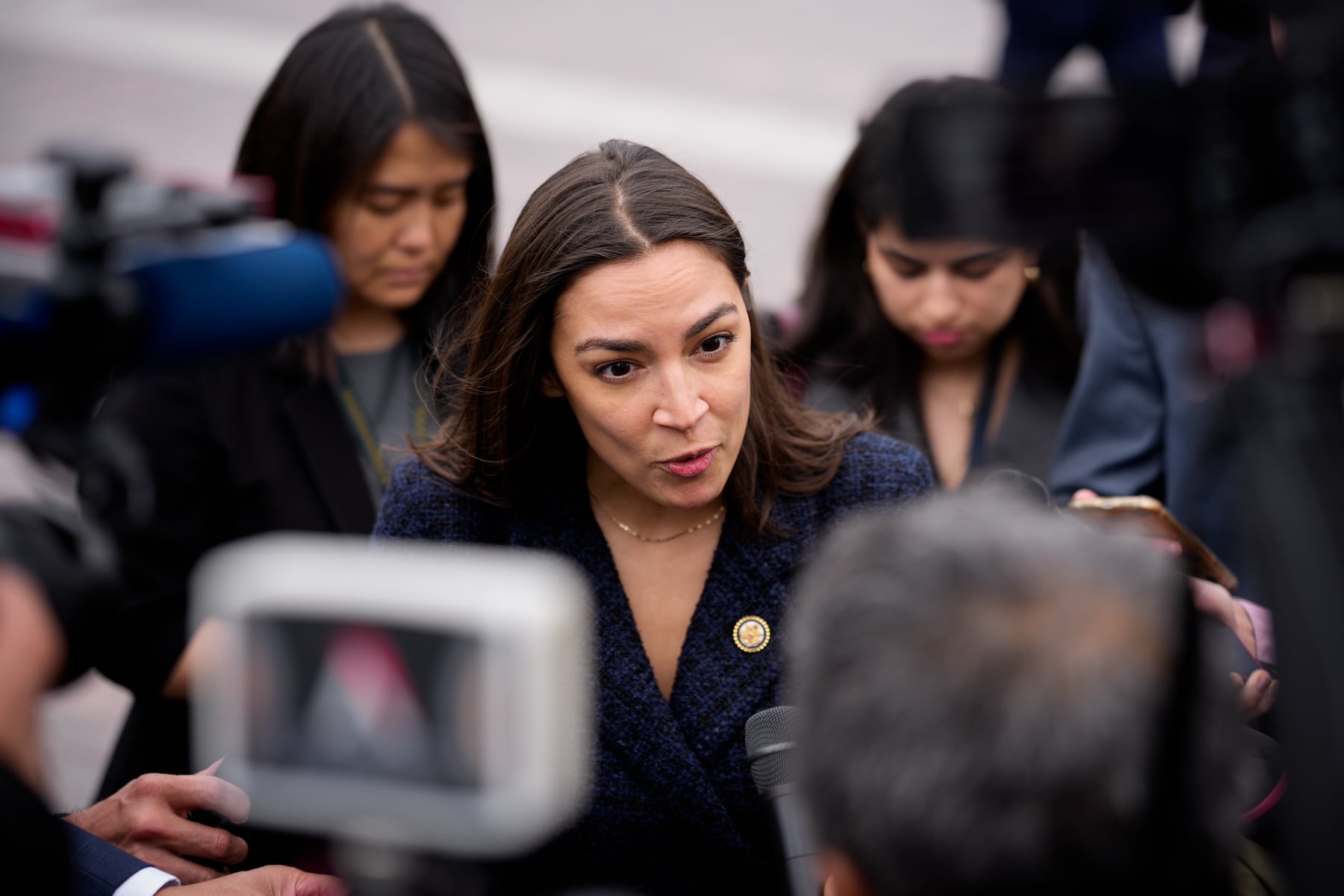 Newly single AOC reveals her dating dealbreaker: ‘No foul to people who do’