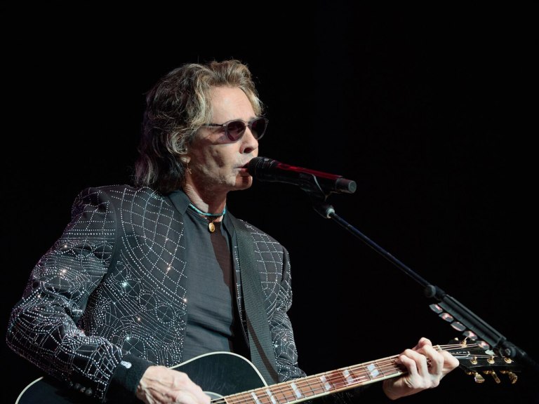 Rick Springfield, 77, Ignites Social Media Frenzy With Shirtless Performance at Las Vegas’s Palms Casino Resort