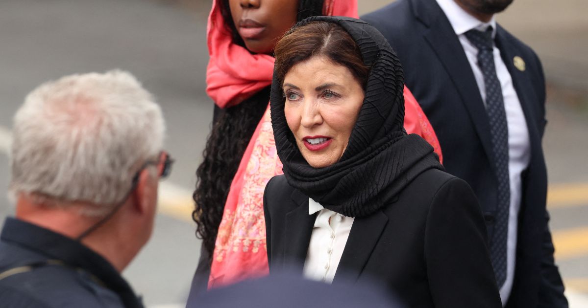 Kathy Hochul Wears Hijab 2 Weeks Before 9/11, Claims It 'Used to Be Standard in This Country'