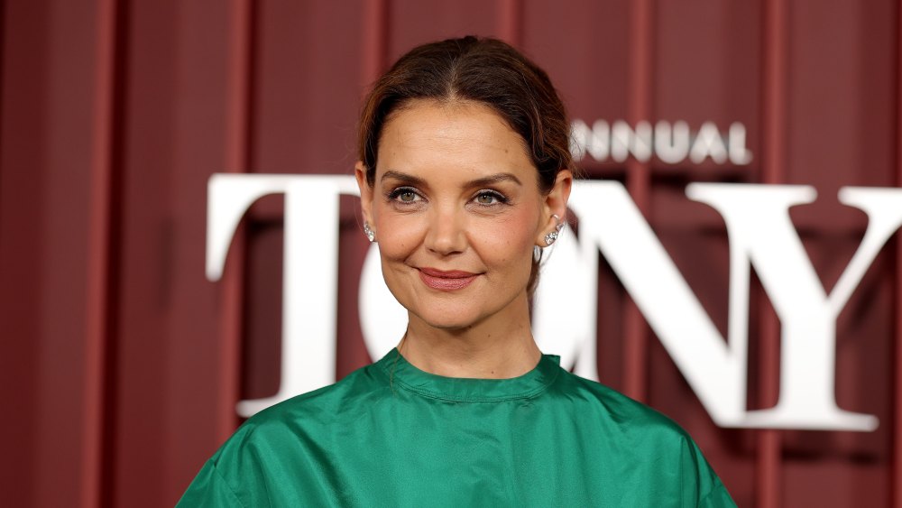 Katie Holmes' Loose Maxi Style Is the Only Summer-to-Fall Dress We Need