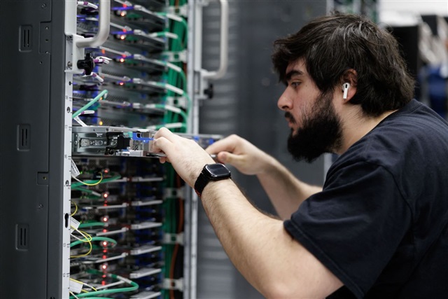 HPE has already bought the supply behind its raised fiscal 2027 plan