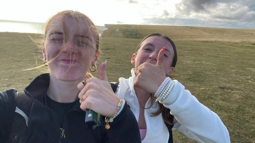 Social media 'spiral' found after sister's death