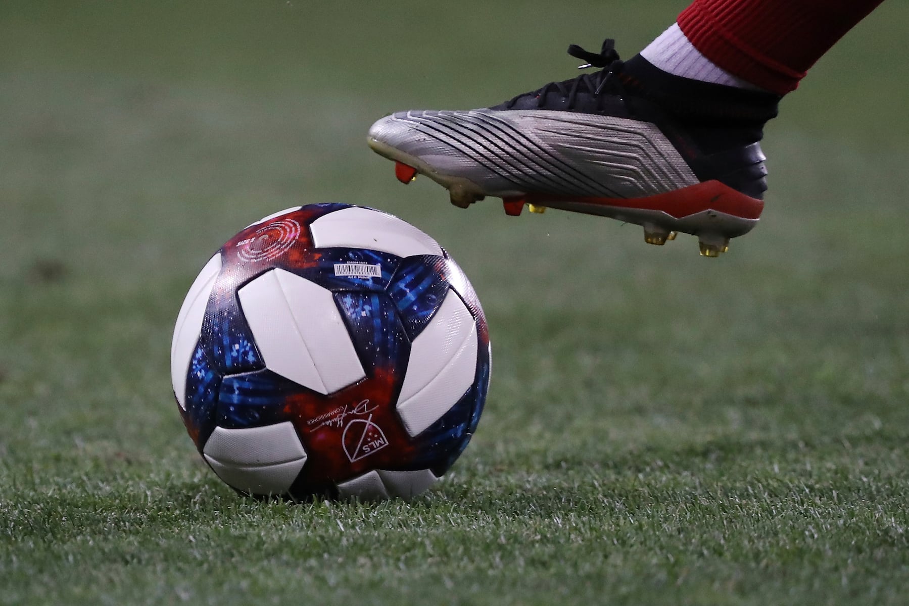 College soccer player dies at 19
