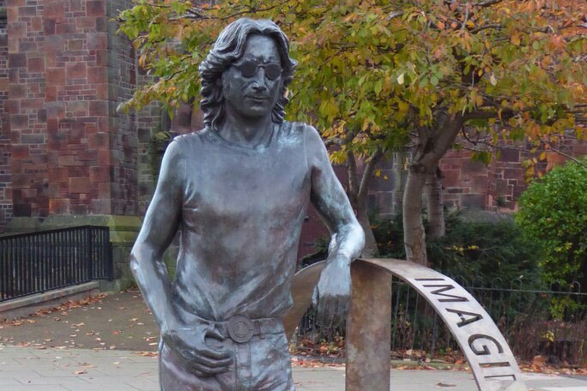 Iconic John Lennon statue to go under the hammer