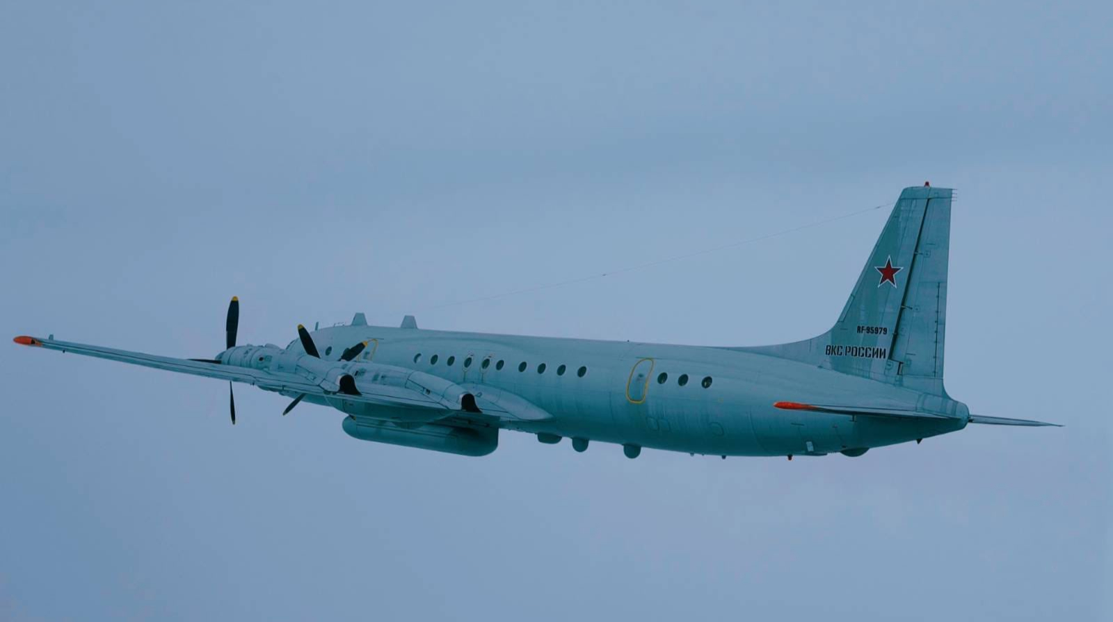 Polish fighter jets intercept Russian reconnaissance aircraft threatening civil aviation