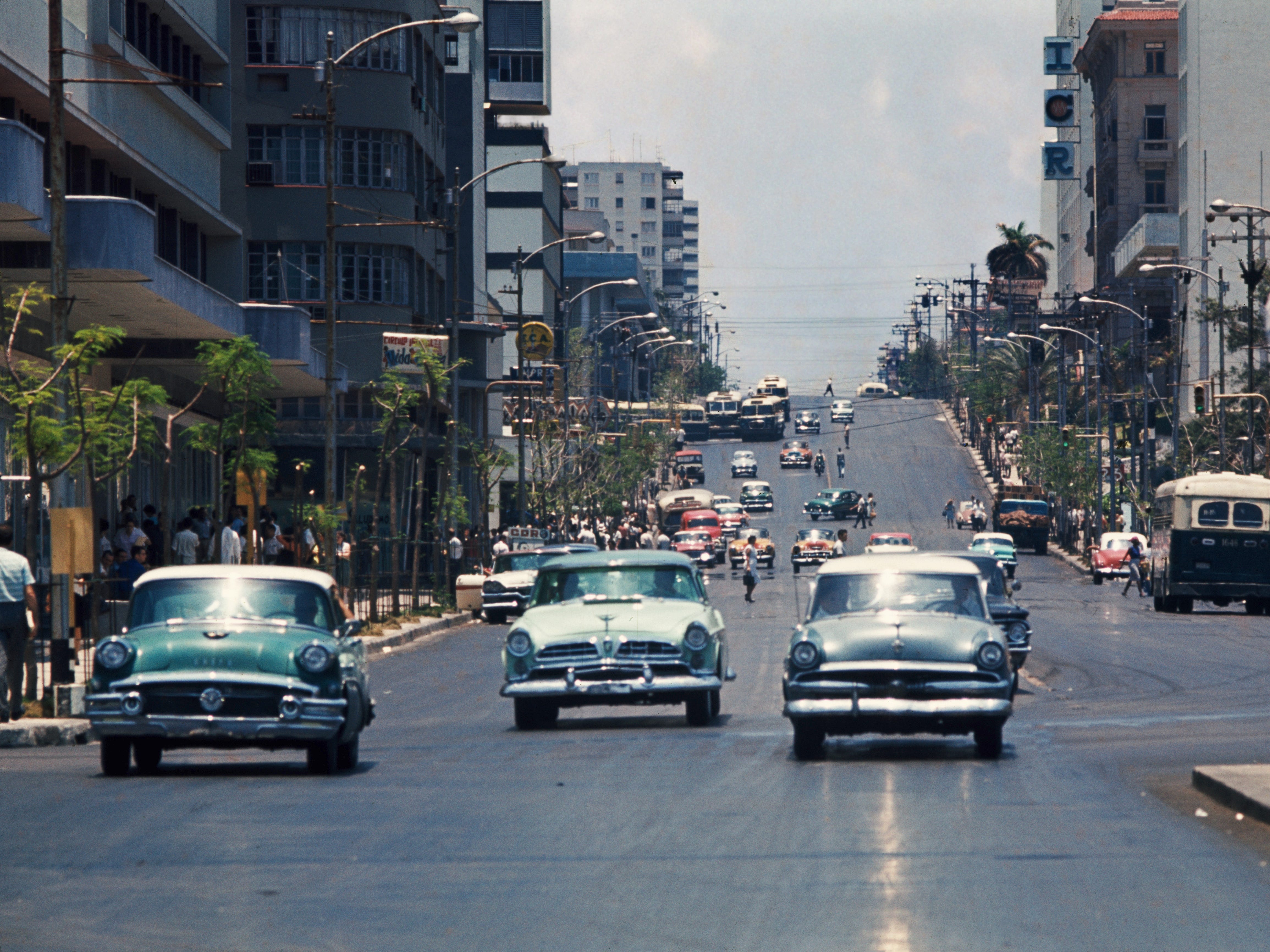 THEN AND NOW: Photos show how Cuba went from a 1950s tourist destination to a country plagued by blackouts