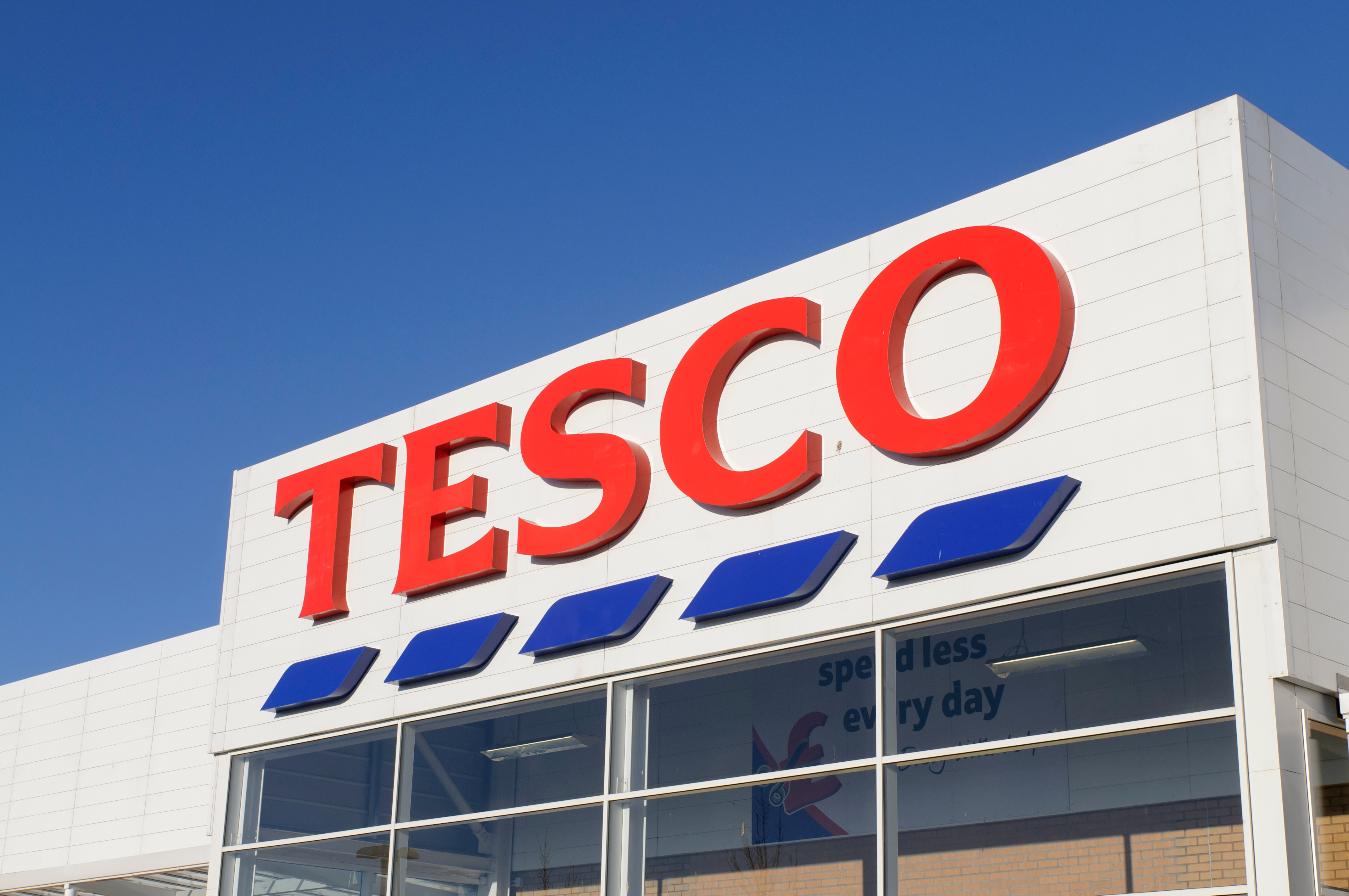 ‘Immediately NEED’ rejoice Tesco shoppers over nostalgic £6.50 cake that we all loved at school