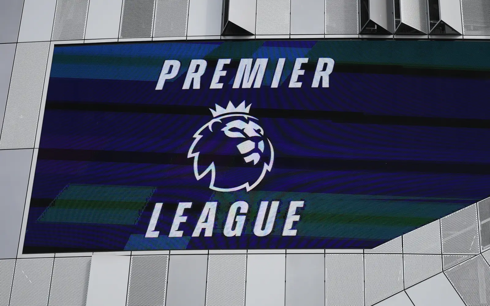 Clubs spend US$9.89bil in record-breaking transfer window