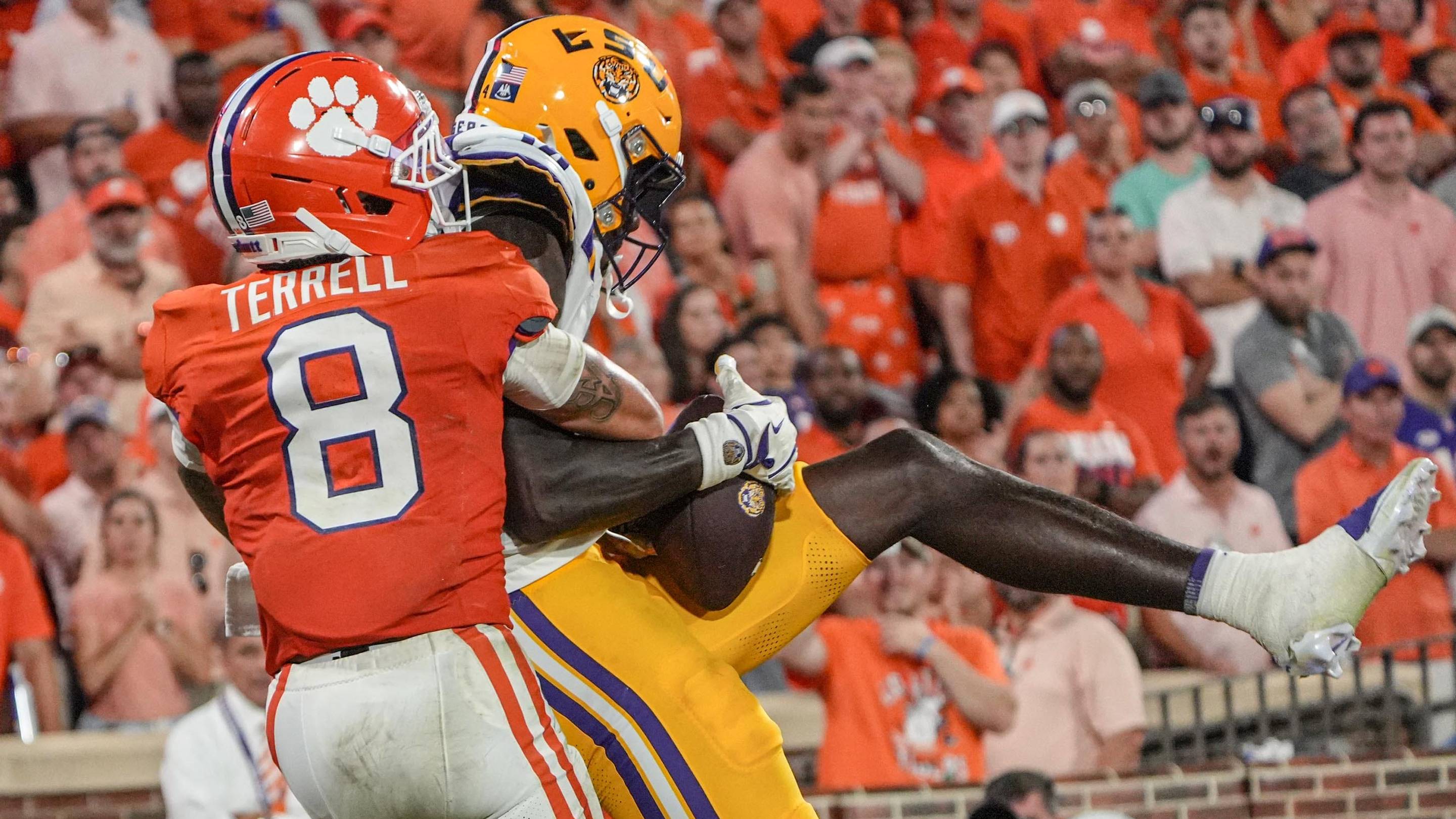 How Clemson Plans to Slow Down LSU Tight End Trey'Dez Green