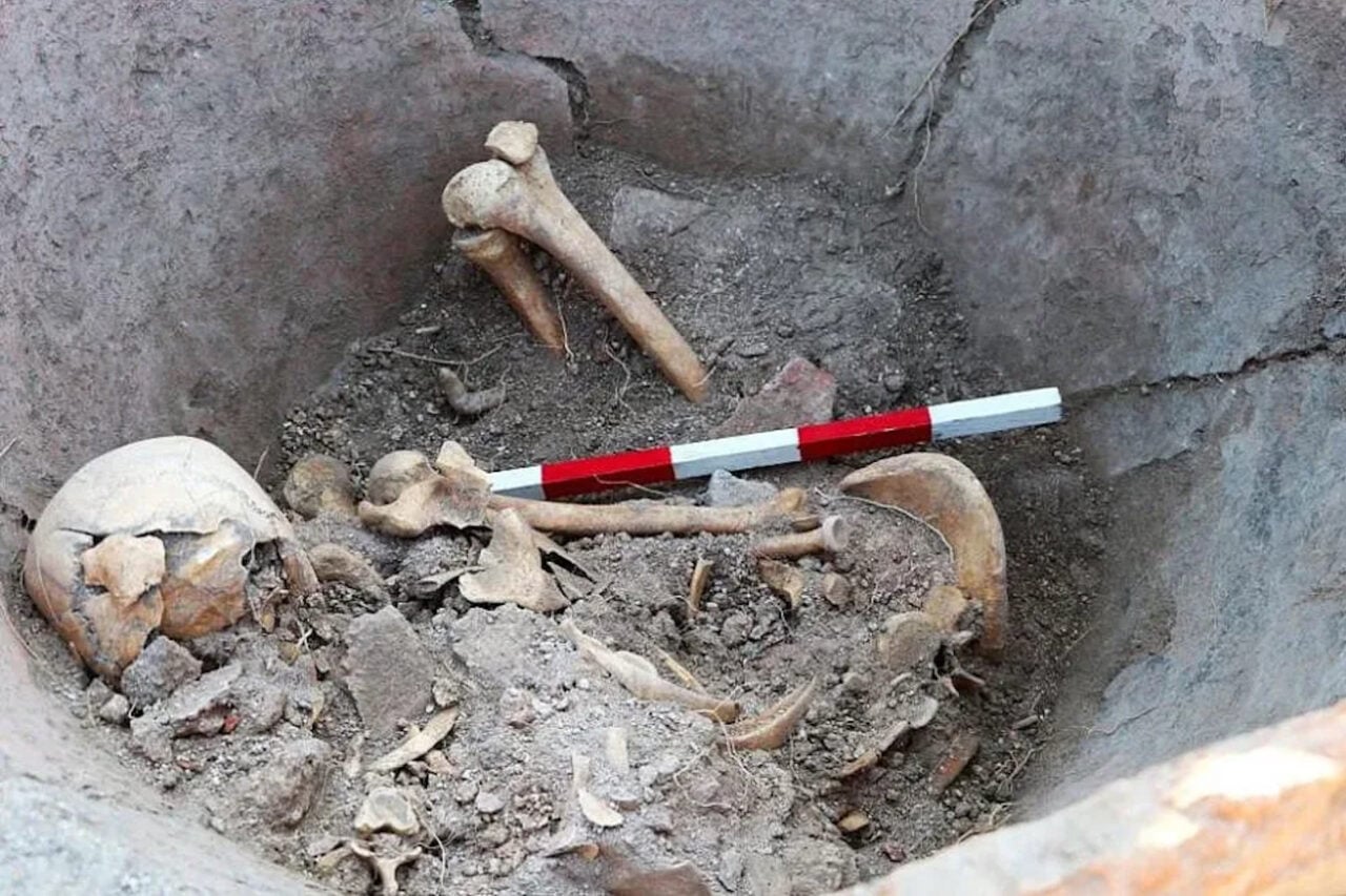 1,600-Year-Old Skeleton Found Hiding Inside Jar With 2 Knives Raises More Questions Than Answers