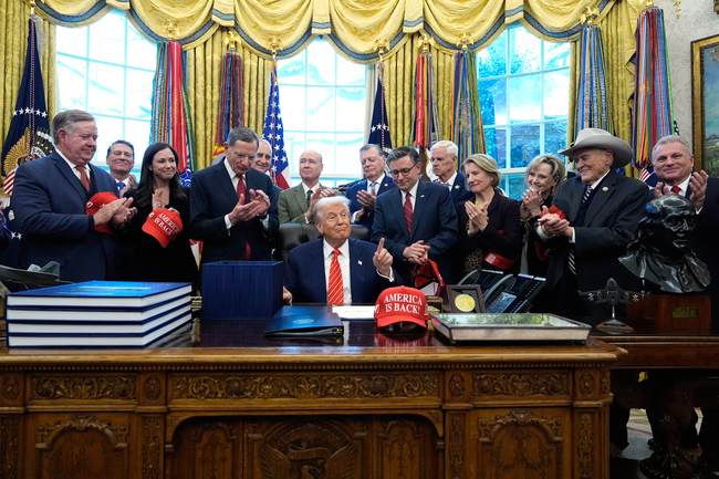 It's Official: There Won't Be a Government Shutdown This Fall