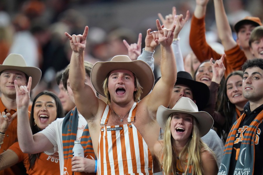 Poll ranks 'most obnoxious' college fan bases in Texas