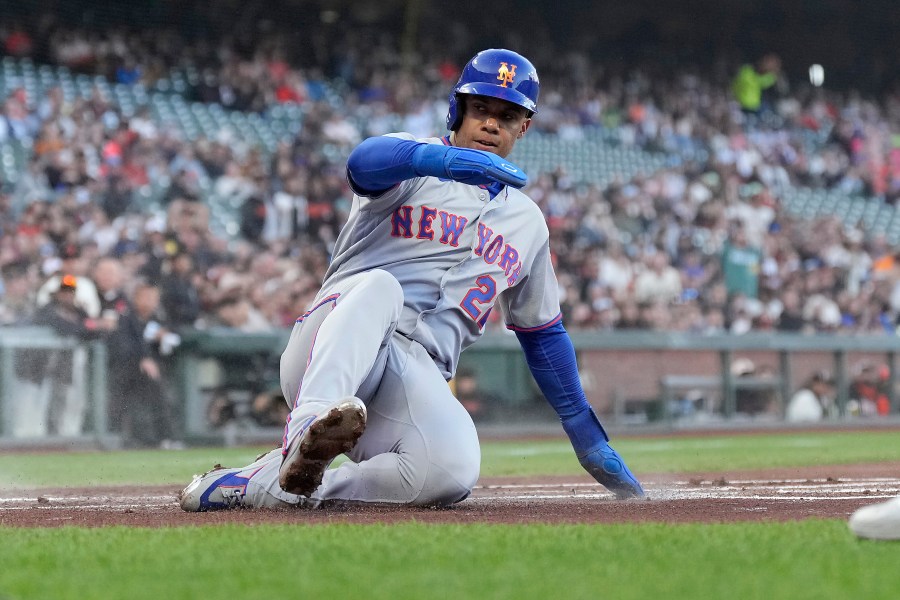 Mets all-star surprise young kids at a Brooklyn baseball clinic