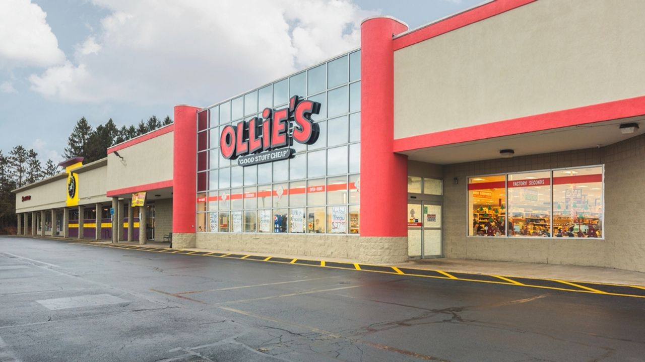 Ollie's Bargain Outlet beats on earnings, trims sales forecast