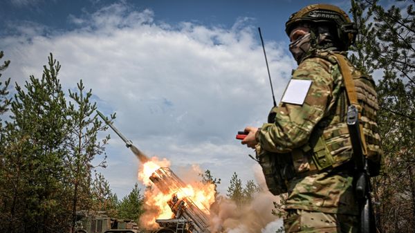 Russia Strikes Ukraine's Logistics Center in Kiev Region